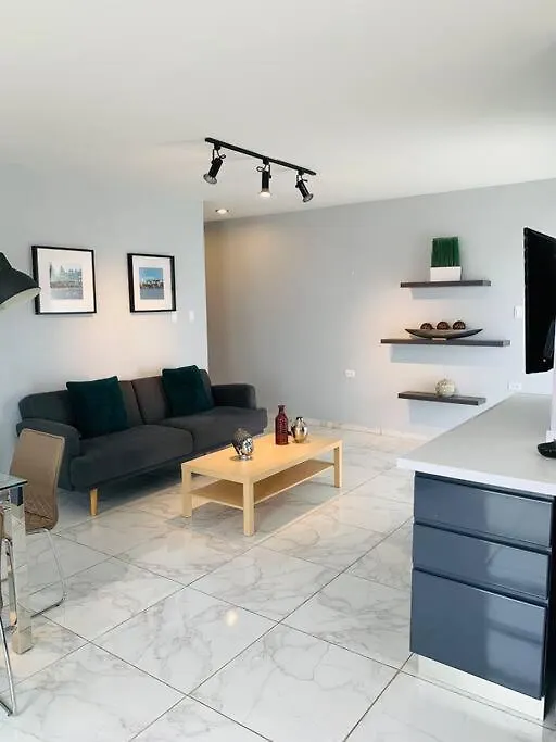Xevize Apartment 3 Palm Beach